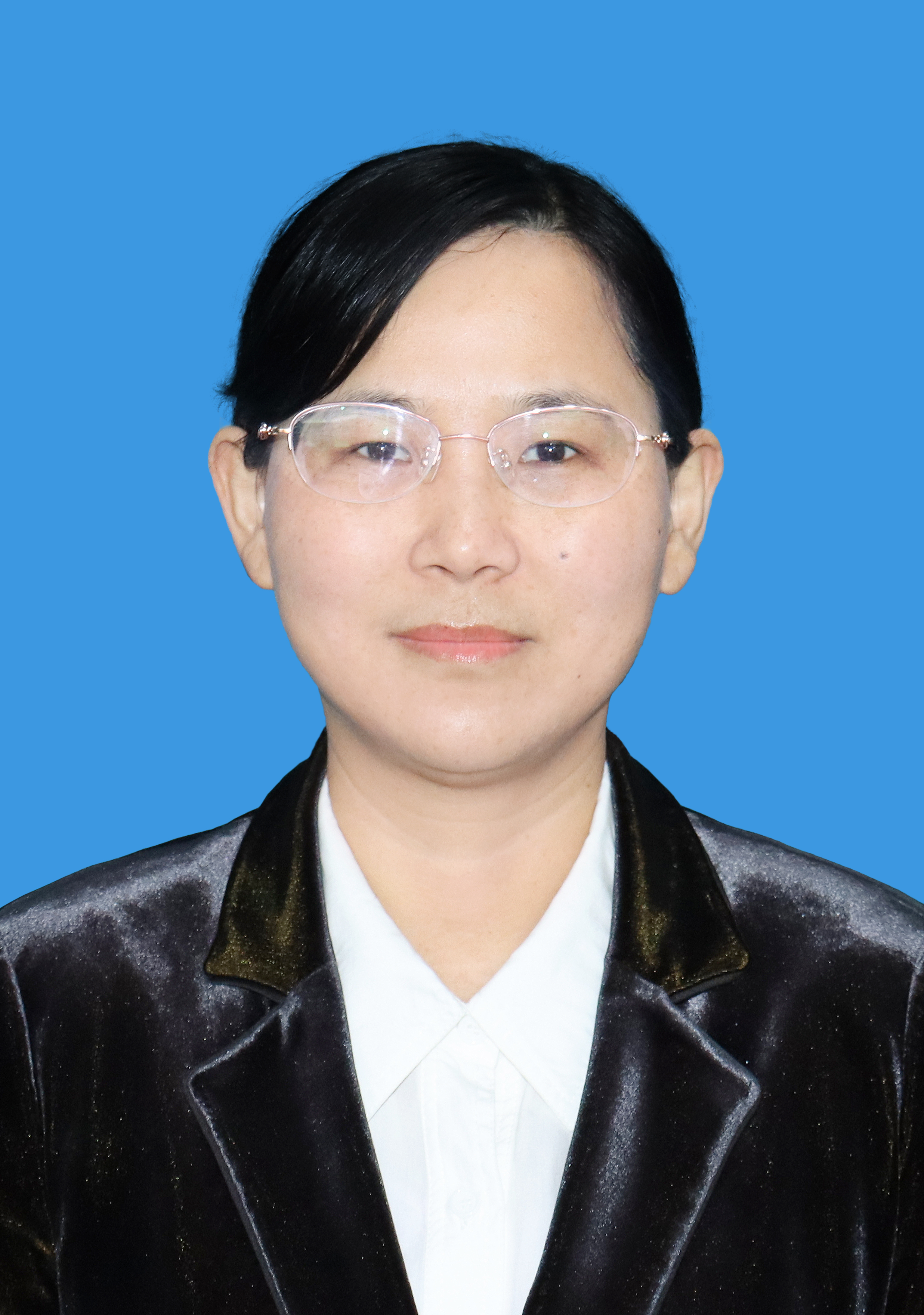 杨林佩 办公室主任