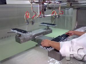 IT电子行业喷涂线解决方案:平面往复机喷涂线